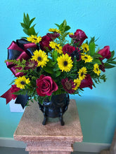 Skull vase - Designers Choice Flowers